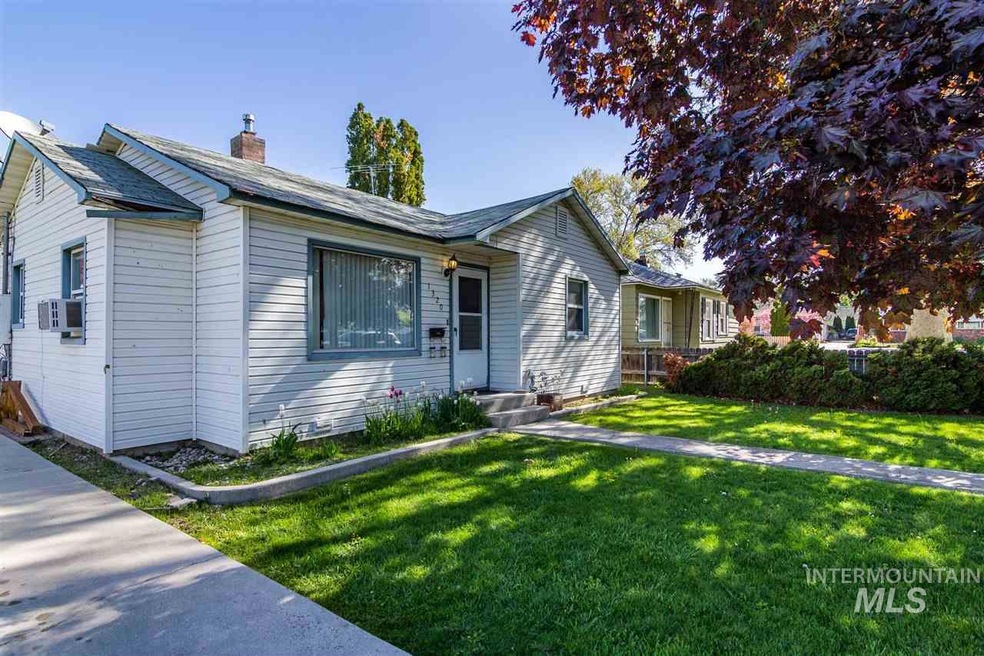 1320 E Dewey Ave, Nampa, ID 83686 - photo 1