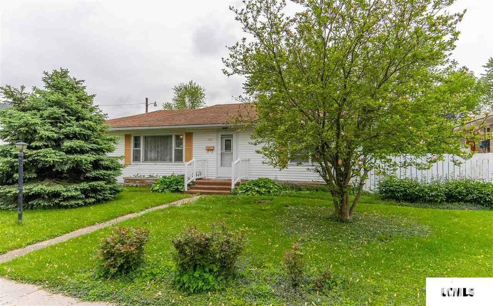 507 Omaha Ave, Lincoln, IL 62656 - photo 1
