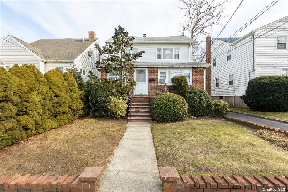 Sold $588,000 • Co-Listing Agent