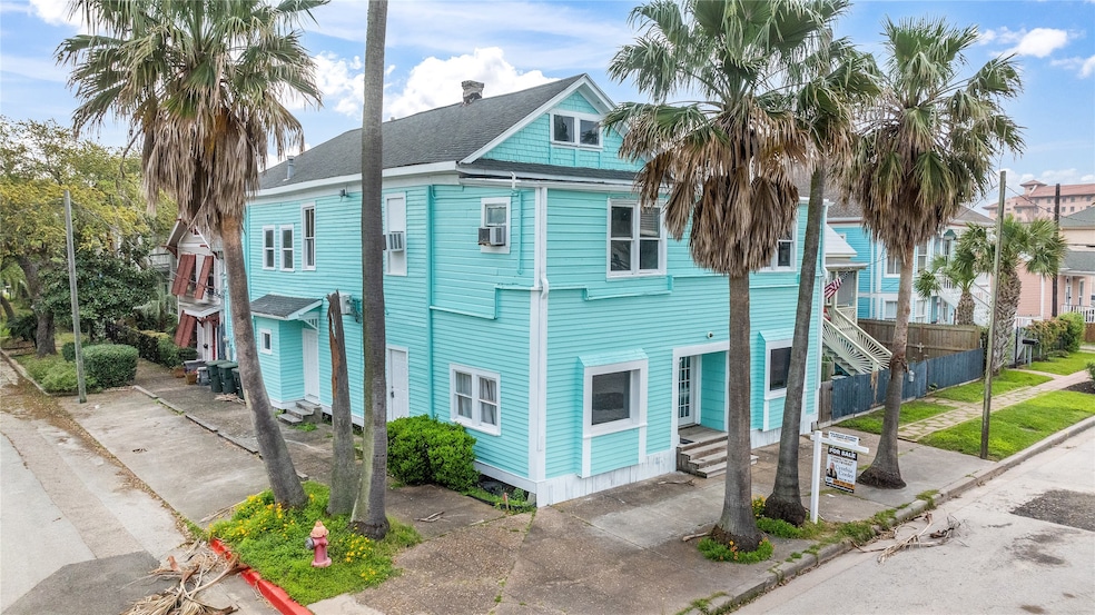 2025 Avenue N 1 2, Galveston, TX 77550 - photo 1