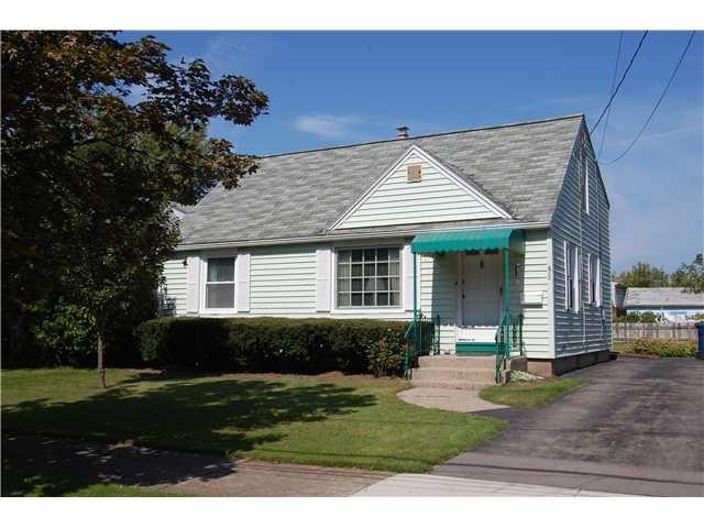 Exterior Front Super cape cod!