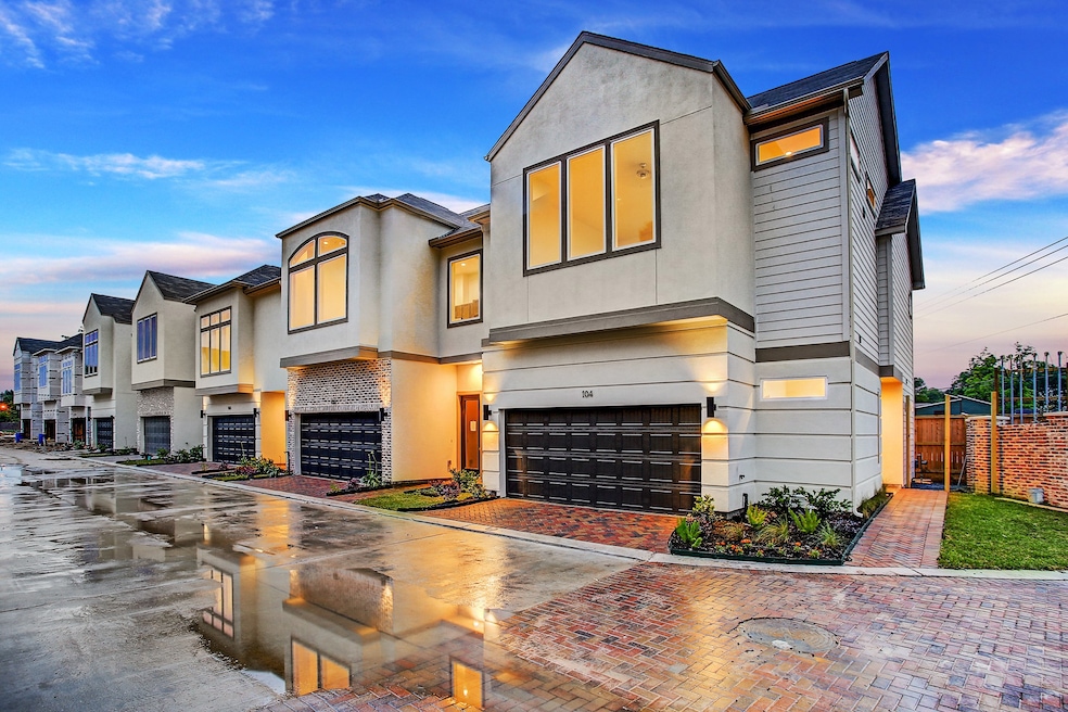 128 Knights Bridge Park Ln, Houston, TX 77018 - photo 1