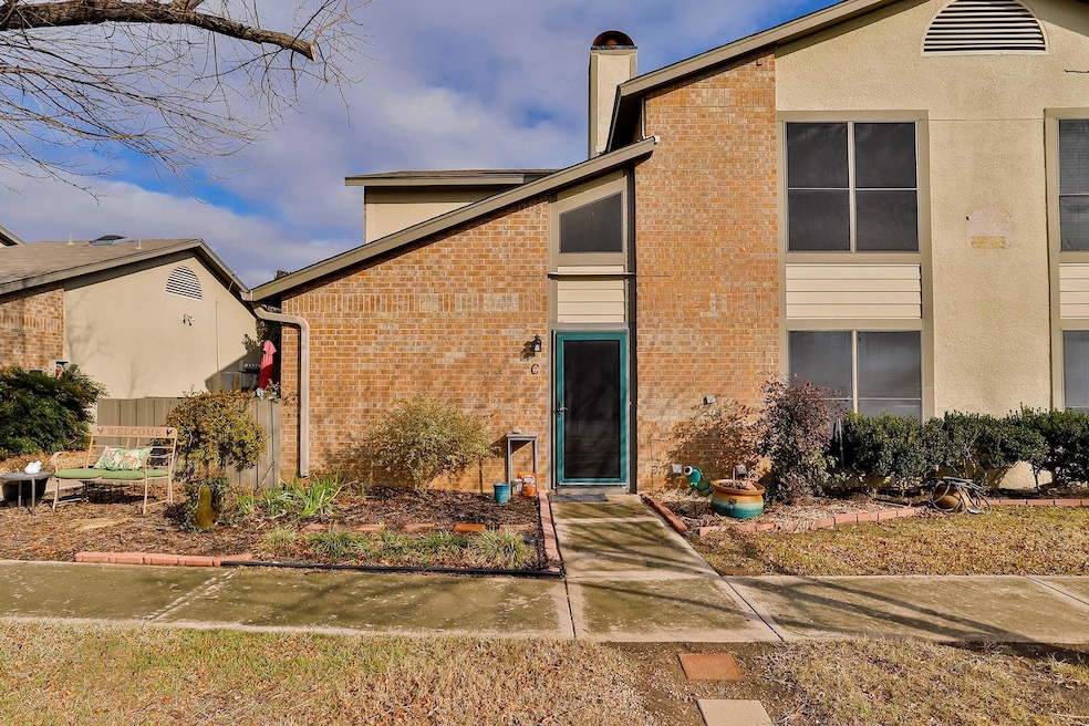 340 W Harwood Rd unit C, Hurst, TX 76054 - photo 1