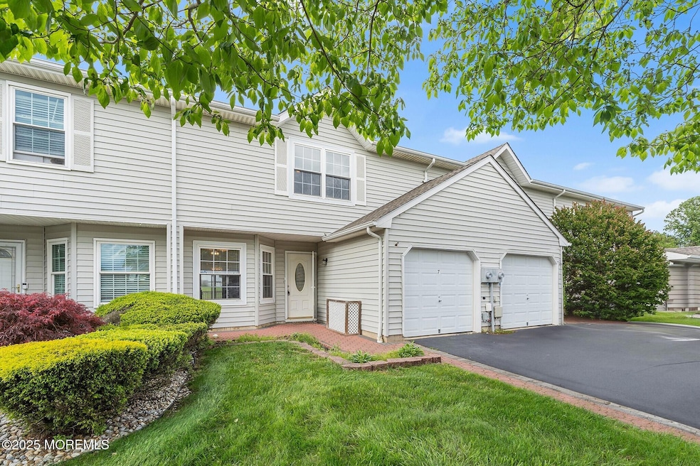 7 Sloop Sq Freehold, NJ-01-a