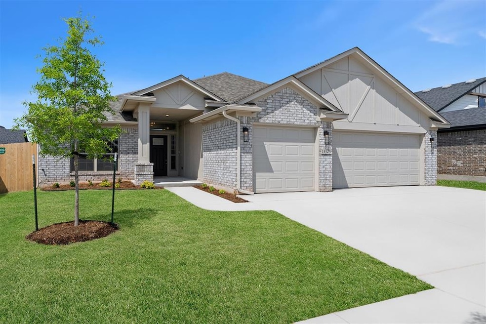 13325 SW 8th St, Yukon, OK 73099 - photo 1