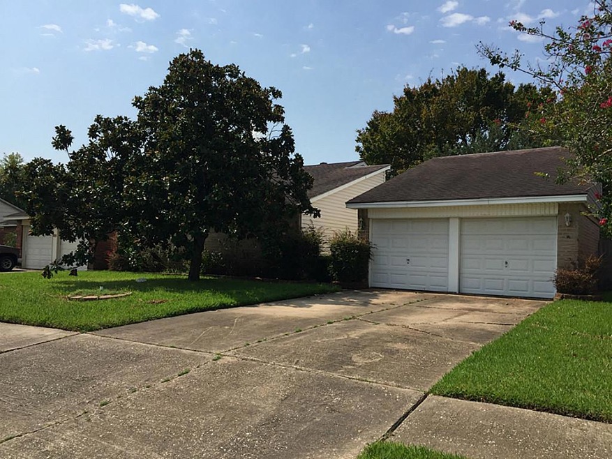 16506 Forest Bend Ave, Friendswood, TX 77546 - photo 1