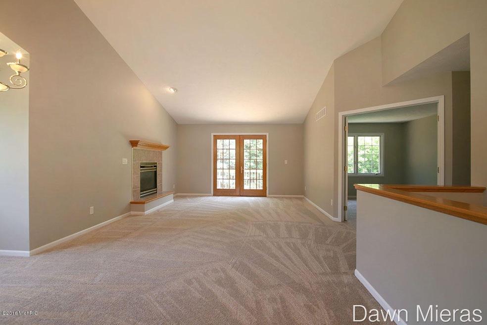 1976 Dunlin Ct NE unit 5, Grand Rapids, MI 49505 - photo 1