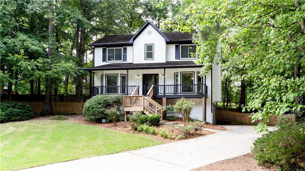 Amazing home in Shillings Chase! Fenced in back ya