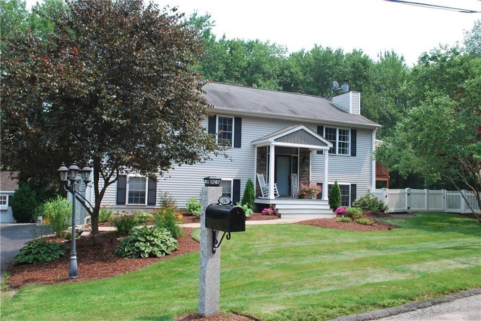 34 Tower Hill Rd, Cumberland, RI 02864 - photo 1