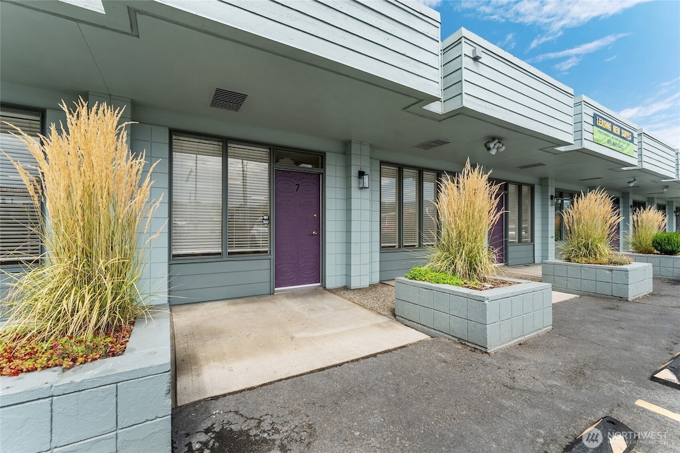 For Rent $1,197/month • Co-Listing Agent