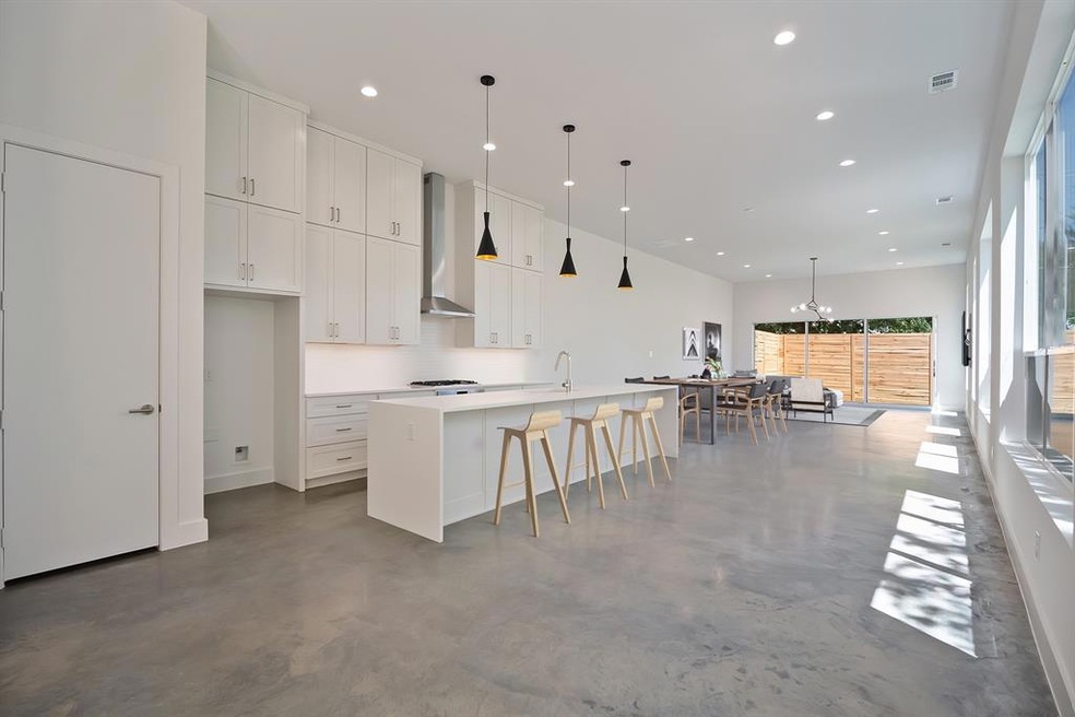 5945 Oram St, Dallas, TX 75206 - photo 1