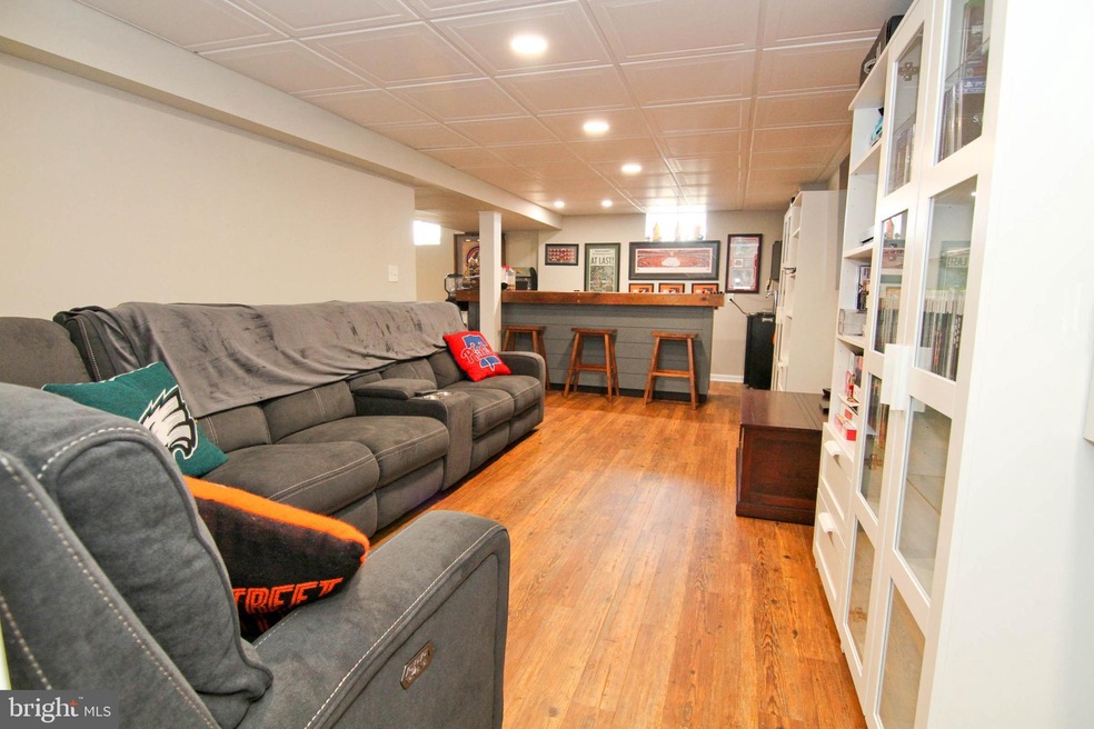 210 E Walnut St, Perkasie, PA 18944 - photo 1