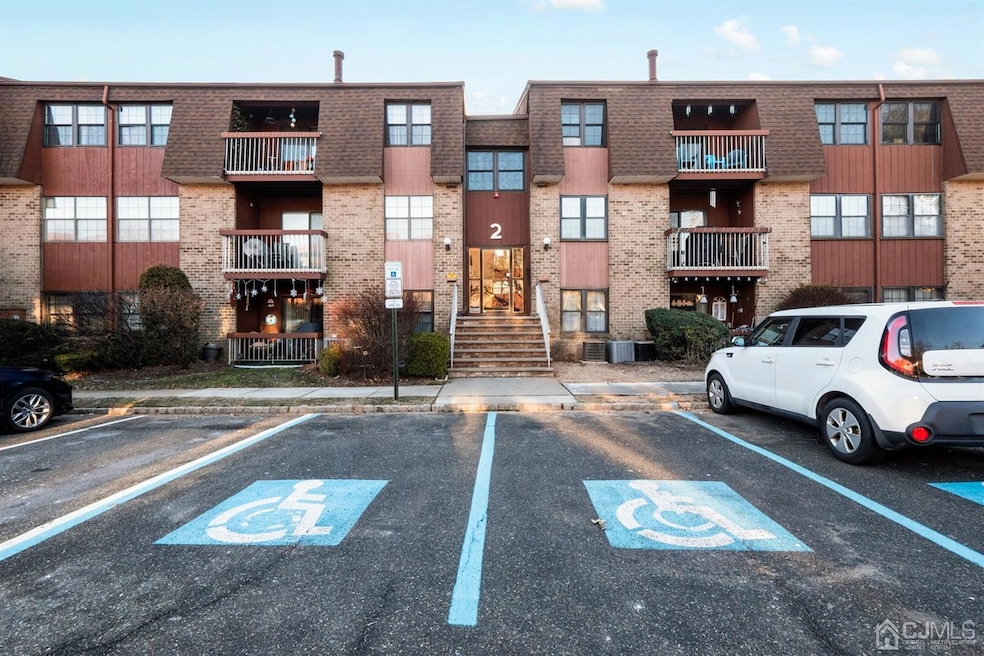 23 Powderhorn Ct, Woodbridge, NJ 07095 - photo 1