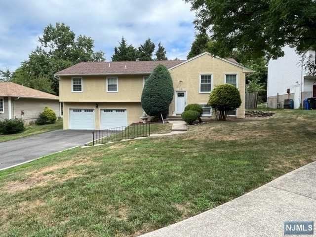 39 N Century Rd, Paramus, NJ 07652 - photo 1