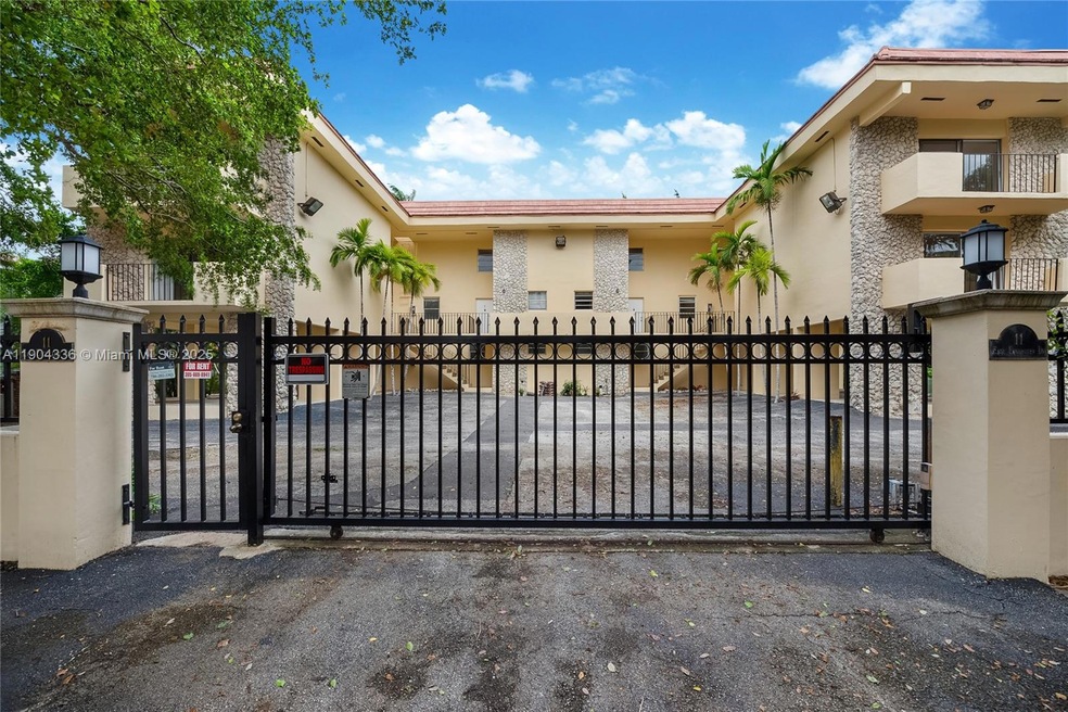 11 Edgewater Dr unit 8, Coral Gables, FL 33133 - photo 1