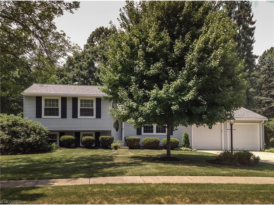 Beautifully Manicured lawns, lovely presentation o