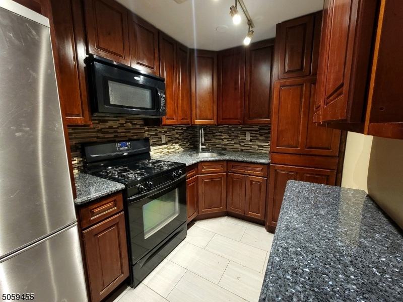 816 W Grand St unit 3J, Elizabeth, NJ 07202 - photo 1