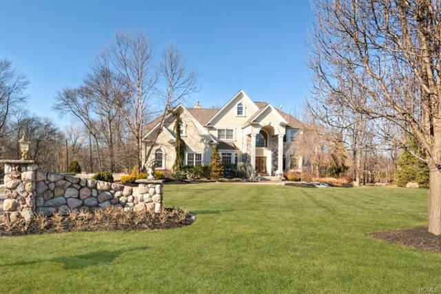 8 Stone Meadow Ln, Airmont, NY 10901 - photo 1