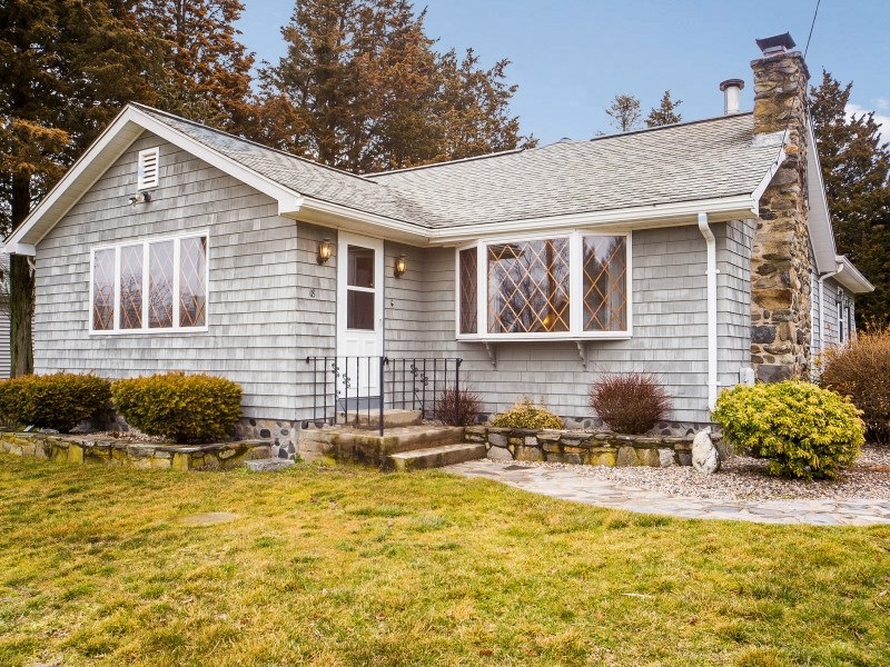 18 Helm St, Jamestown, RI 02835 - photo 1