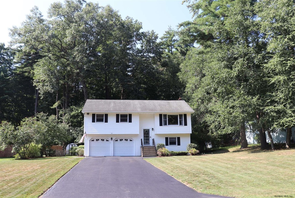 62 Wineberry Ln, Ballston Spa, NY 12020 - photo 1