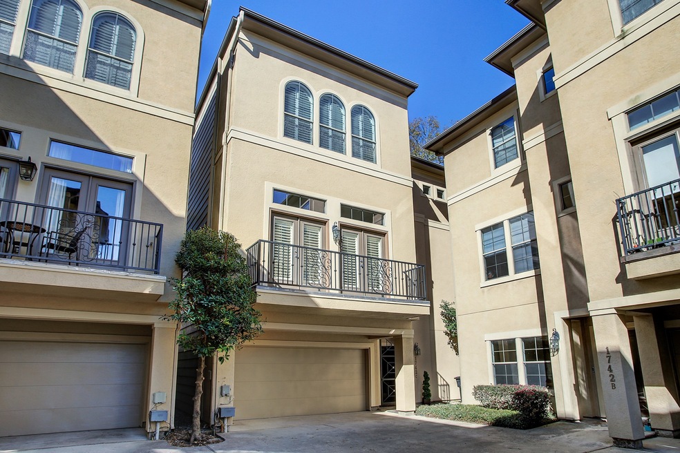 1742 Michigan St unit C, Houston, TX 77006 - photo 1