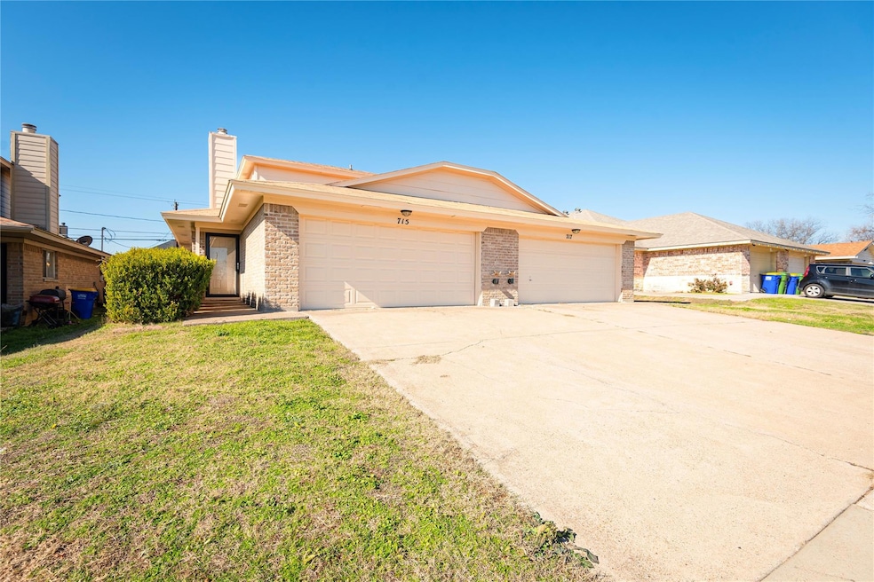 715 Lariat Ln, Fort Worth, TX 76108 - photo 1