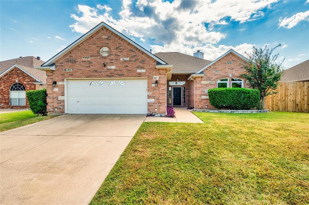 8320 Crystal Ln, North Richland Hills, TX 76182 - photo 1