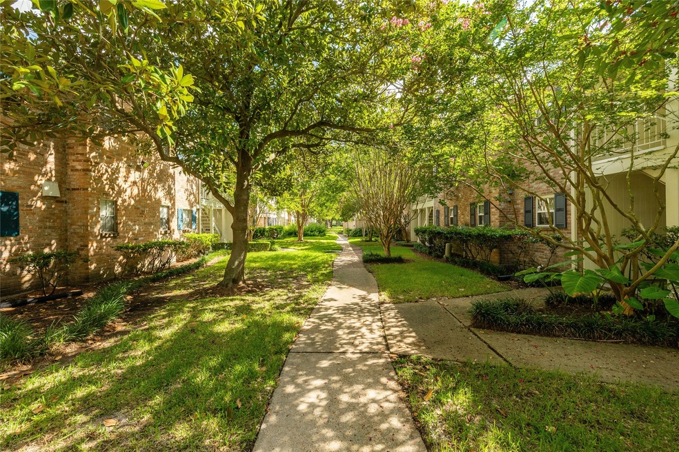869 Wax Myrtle Ln unit A, Houston, TX 77079 - photo 1