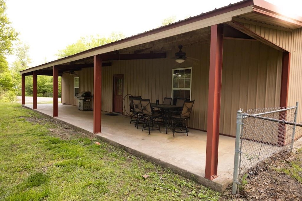 3014 W 4th St, Pittsburg, KS 66762 - photo 1