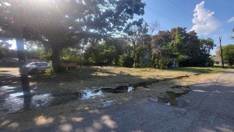 1101 Elm St, Bonham, TX 75418 - photo 1