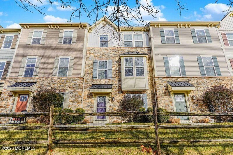 Sold $560,000 • Co-Listing Agent