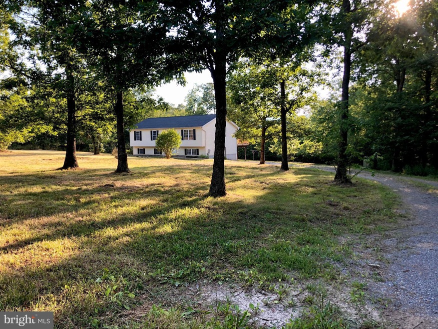 1079 N Timber Ridge Rd, Cross Junction, VA 22625 - photo 1