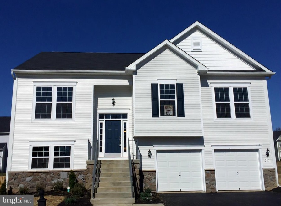 737 Bristol Dr, Greencastle, PA 17225 - photo 1