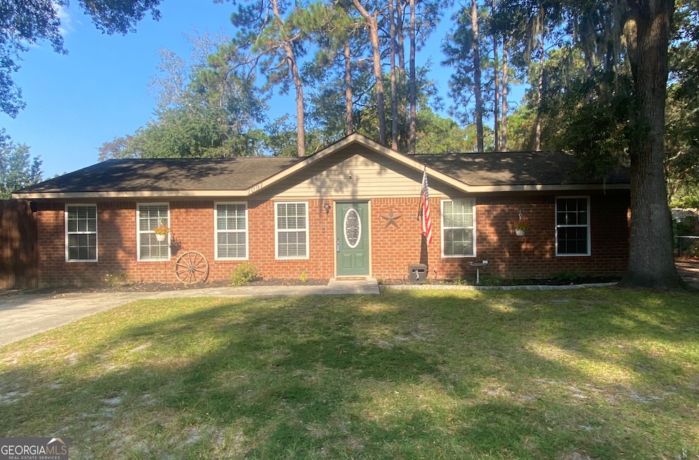 1091 Kelly Dr, Hinesville, GA 31313 - photo 1