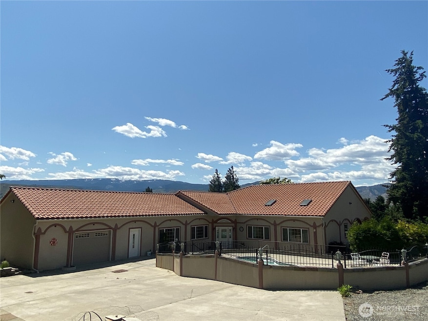 1055 N Jackson Ave, East Wenatchee, WA 98802 - photo 1