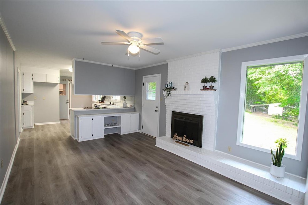 945 Dunbar Rd, Warner Robins, GA 31093 - photo 1