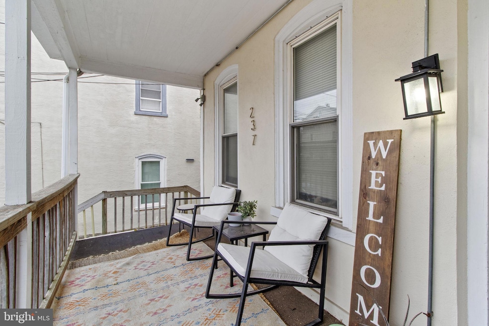 237 Roxborough Ave unit 2, Philadelphia, PA 19128 - photo 1
