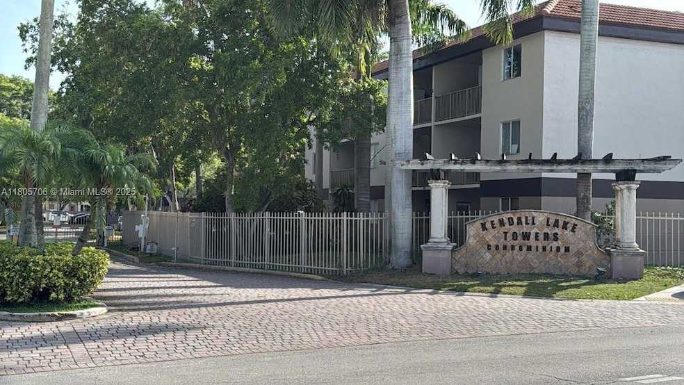 15241 SW 80th St unit 207, Miami, FL 33193 - photo 1