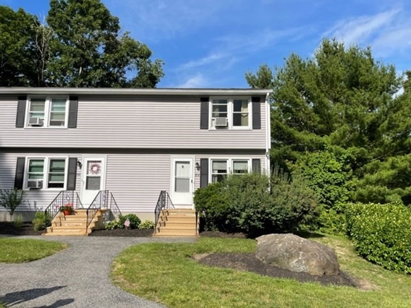 270 Sunderland Rd unit 101, Worcester, MA 01604 - photo 1