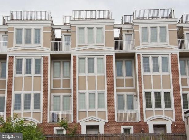 1016 S Conkling St unit B, Baltimore, MD 21224 - photo 1