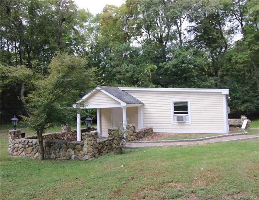 578 Scofieldtown Rd unit cottage, Stamford, CT 06903 - photo 1
