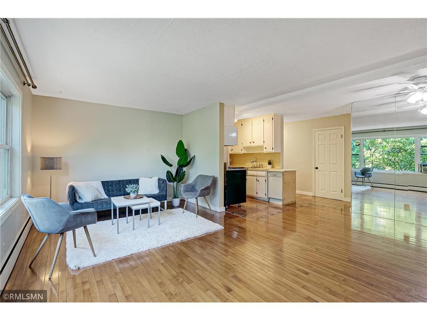 Large open livingroom