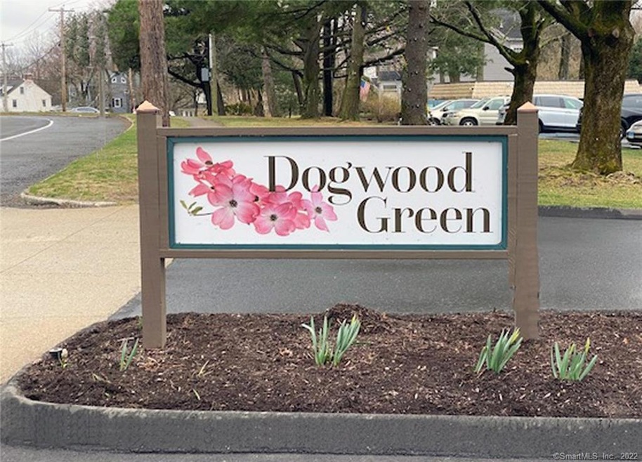 1141 Stratfield Rd unit 1141, Fairfield, CT 06825 - photo 1