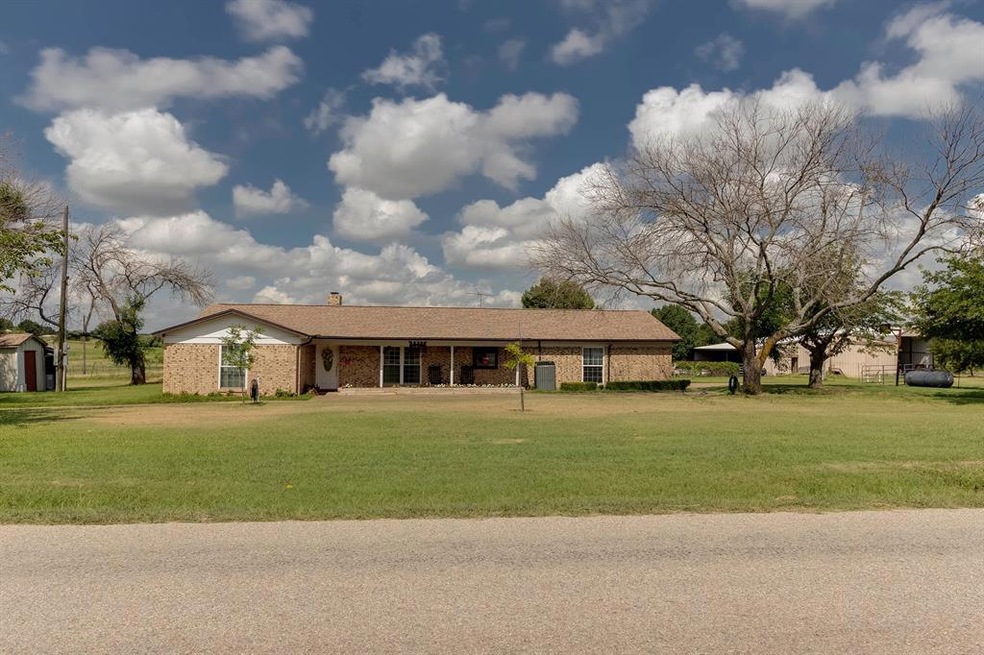 182 County Road 4679, Boyd, TX 76023 - photo 1