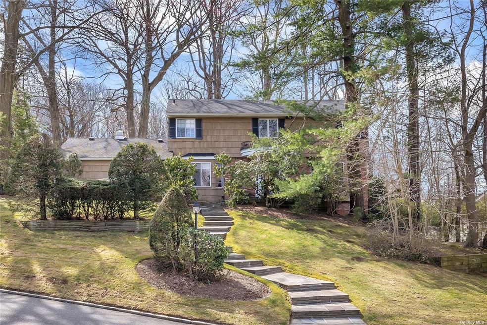 Sold $1,400,500 • Co-Listing Agent