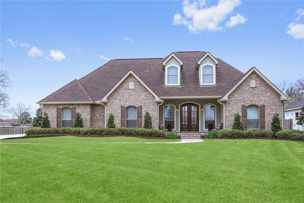 4241 Bayou Oaks Cir, Marrero, LA 70072 - photo 1