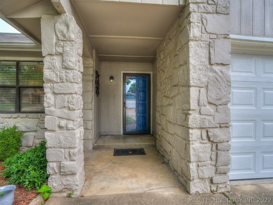 3014 S Narcissus Place, Broken Arrow, OK 74012 - photo 1