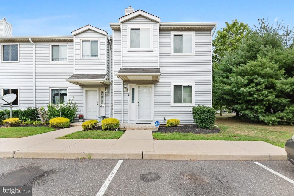 208 Yorktown Blvd unit 208, Hammonton, NJ 08037 - photo 1