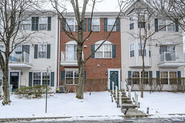 2316 Oakham Ct, Mahwah, NJ 07430 - photo 1