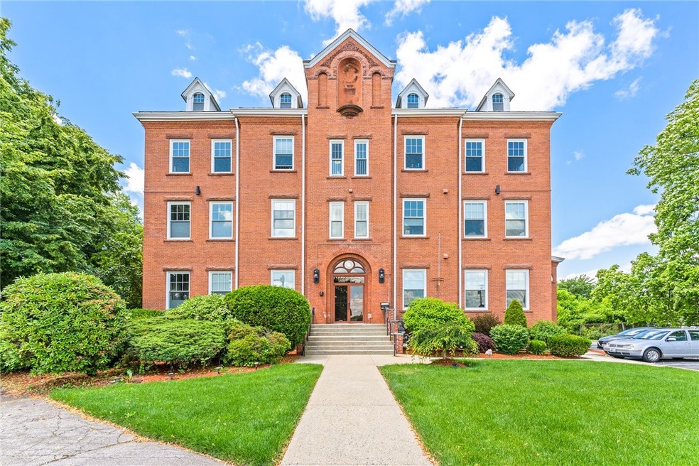 169 George St unit 102, Pawtucket, RI 02860 - photo 1